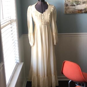 Vintage 70s wedding dress